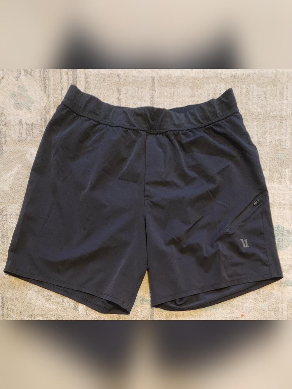 Vuori Men’s Qualify Run Shorts. Black. Size S. EUC